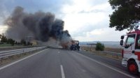 Загоревшийся автобус временно закрыл выезд из Бургаса