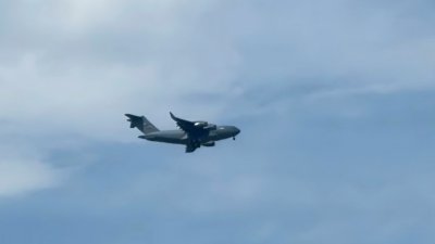 Военный самолет США приземлился в Бургасе для дозаправки
