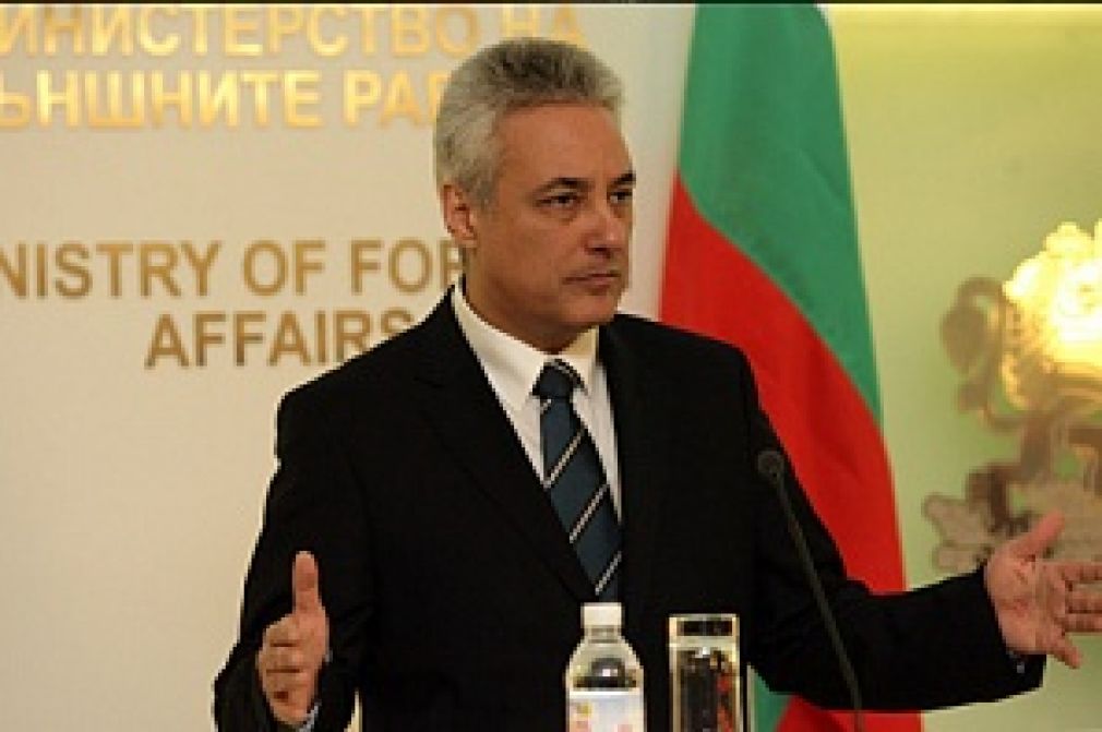 Болгарский премьер призвал сытых накормить голодных