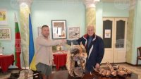 Одесские болгары получили в подарок костюм ряженого