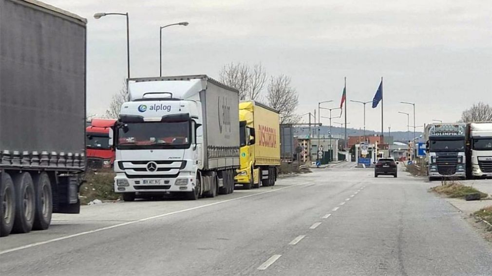 Движение на пограничных пунктах страны проходит в обычном режиме