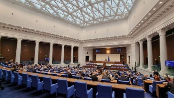 Депутаты приняли в первом чтении законопроект о поощрении исследовательской деятельности