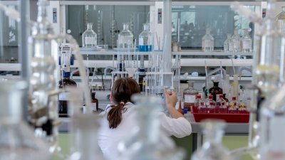 Расходы на науку в Болгарии выросли в 6 раз, но остаются ниже среднего по ЕС