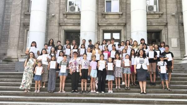 Русенский университет провел обучение для болгарских детей и преподавателей из Украины