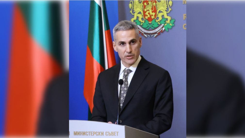 Премьер-министр Гюров примет участие в саммите по ядерной энергетике в Париже