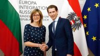 Вице-премьер Екатерина Захариева встретилась с главой МИД Австрии Себастьяном Курцом