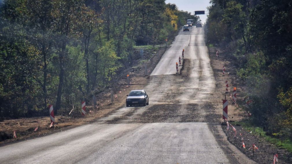 На дорожной сети страны ведутся 127 ремонтов