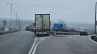 Наблюдается интенсивное движение грузовых автомобилей в направлении Турции