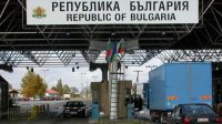 Турецкая военная техника проезжает через Болгарию