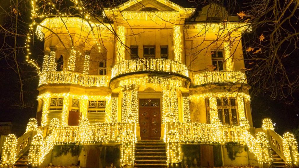 Рождественское сияние и новое начало легендарного «Дома с клубникой»