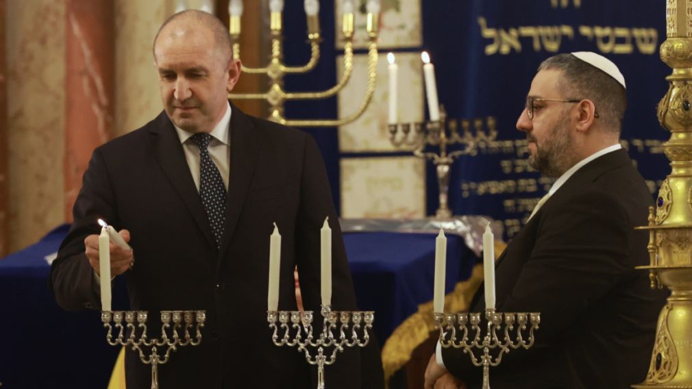 Румен Радев призвал помнить уроки прошлого и отстаивать мир