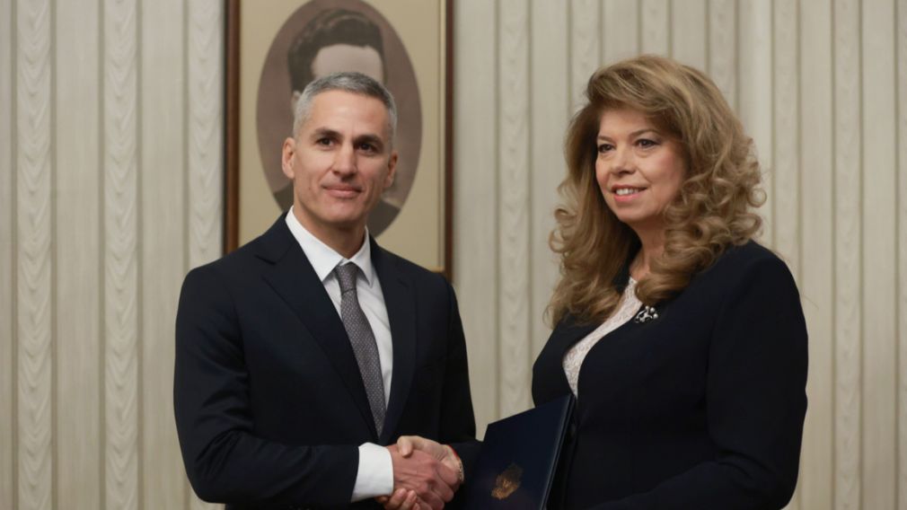 Ожидается, что сегодня Андрей Гюров предложит состав служебного правительства