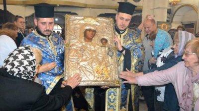 В Хасково христиане могут поклониться чудотворной иконе Пресвятой Богородицы - "Золотое яблоко"
