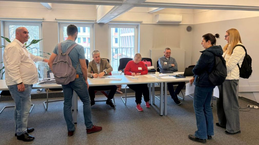 Чрезвычайно высокая явка избирателей в Кракове, Польша