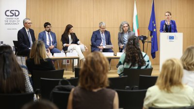 У 4 из каждых 10 человек, пользующихся услугами администрации, требовали взятку