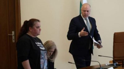 Меры по борьбе с &quot;войной на дорогах&quot; были намечены на совещании с премьер-министром