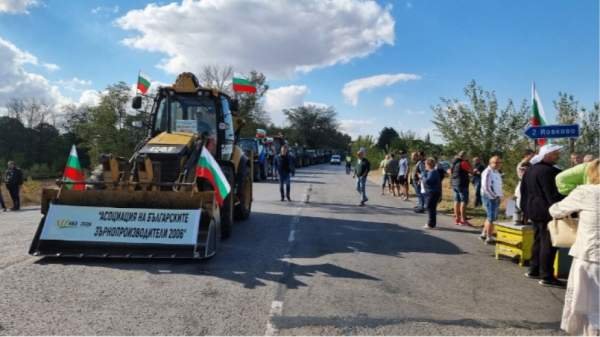 Сельхозпроизводители протестуют по всей стране