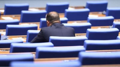 Болгарский парламент не заседает второй очередной день из-за отсутствия кворума