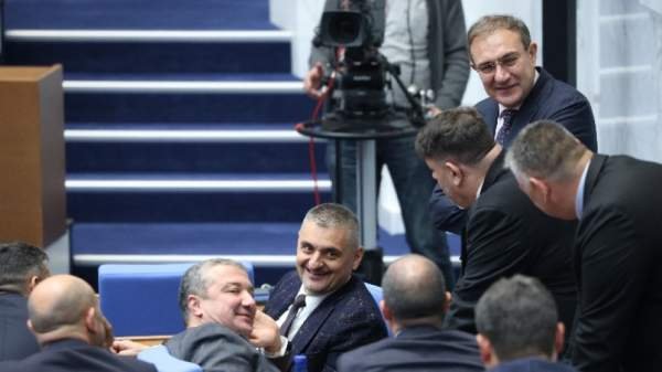 БСП будет участвовать в правительстве с ГЕРБ - СДС и 