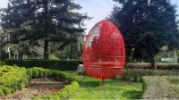 Трехметровое пасхальное яйцо радует жителей и гостей Димитровграда