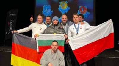 Болгарин выиграл чемпионат по плаванию в ледяной воде