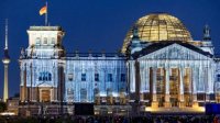 Берлин отмечает 30-летие упаковки Рейхстага