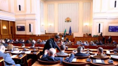 Парламент принял в первом чтении продление бюджета