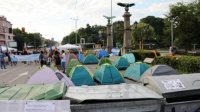 42-й день протестующие скандируют „Отставка!” и „Мафия, вон!”