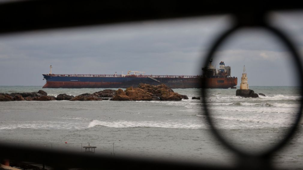 Танкер &laquo;Кайрос&raquo; отправился в Бургасский залив