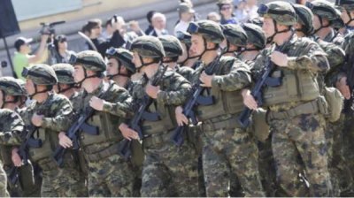 Каждый третий болгарин готов защищать демократию, каждый пятый - родину