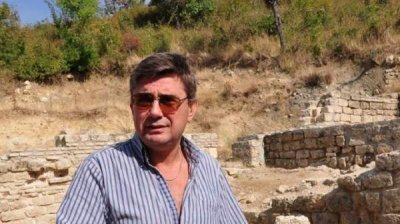 Археолог Валентин Плетнeв о крепостях Кастрици и Петрич