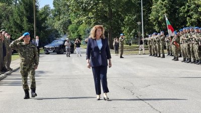 Президент: Самолеты США не делают Болгарию стороной конфликта с Ираном