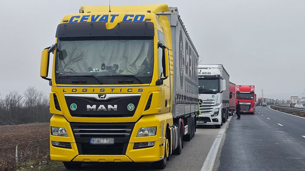 Интенсивное движение на двух пограничных пунктах на границе с Турцией