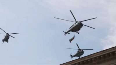 Вертолет Ми-17 будет нести государственный флаг на параде 6 мая