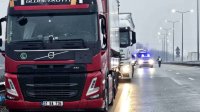 Движение грузовиков в сторону Турции чрезвычайно интенсивно