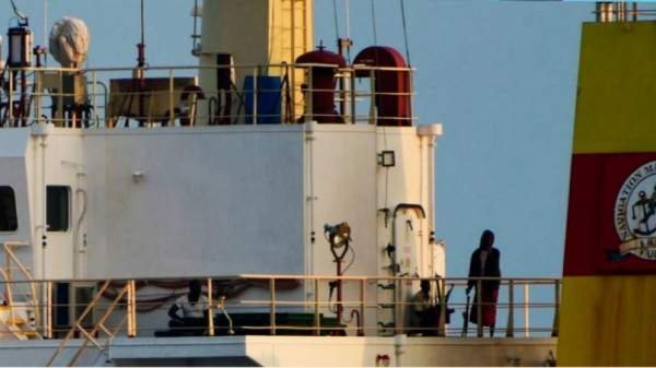 Индия подаст в суд на пиратов, похитивших судно 