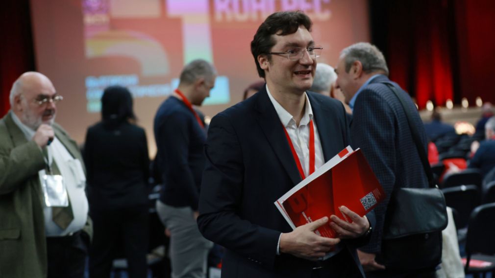 БСП с новым лидером, который будет бороться против захваченного государства