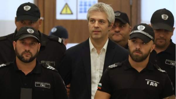Мэр Варны остается в аресте, евродепутаты потребовали введения санкций против Болгарии