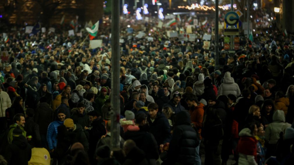 После уличных протестов правительство отозвало проект бюджета в евро на 2026 год