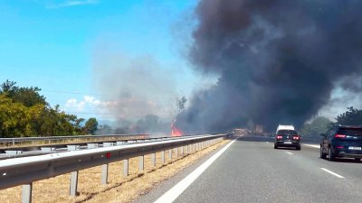 На границе с Сербией вырос поток легковых автомобилей, прибывающих из Европы