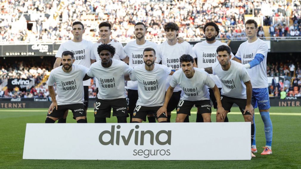 Футболисты и болельщики «Валенсии» поддержали Любослава Пенева