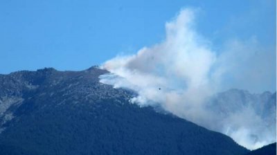 Пожар в горах Рила продолжает бушевать