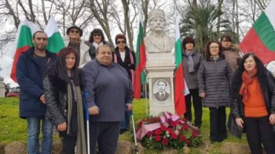 В Риме чествуют Третье марта у памятника Петко воеводе