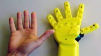 Доц. Иван Чавдаров создает роботизированную гуманоидную руку при помощи технологий из будущего