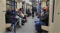 Пассажирку метро арестовали за отсутствие защитной маски