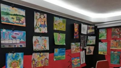 Дети рисуют в поддержку своих сверстников со специальными потребностями