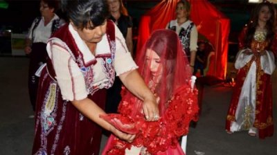 „Роспись невесты хной“ объявлена национальным живым человеческим сокровищем