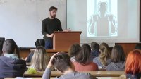 Гражданское образование - практика, у которой есть место в болгарских школах