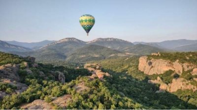 Белоградчикские скалы – воздушные шары, вино, велосипеды, драконьи лодки и другие эмоции