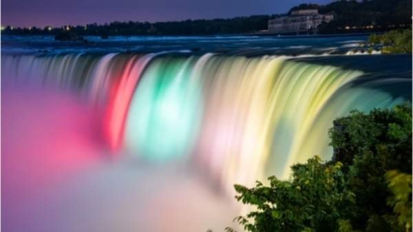 Впервые в истории Ниагарский водопад будет подсвечен цветами болгарского флага